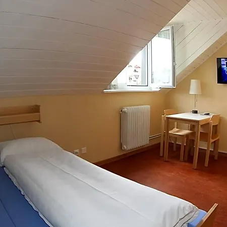 Backpackers Glocke Hostel *