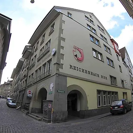 Backpackers Glocke Hostel *